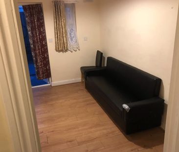 2 Bed Flat, Brook Road, IG2 - Photo 1