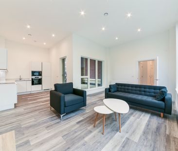 2 Bed Flat, Pearl Buildings, SE5 - Photo 3