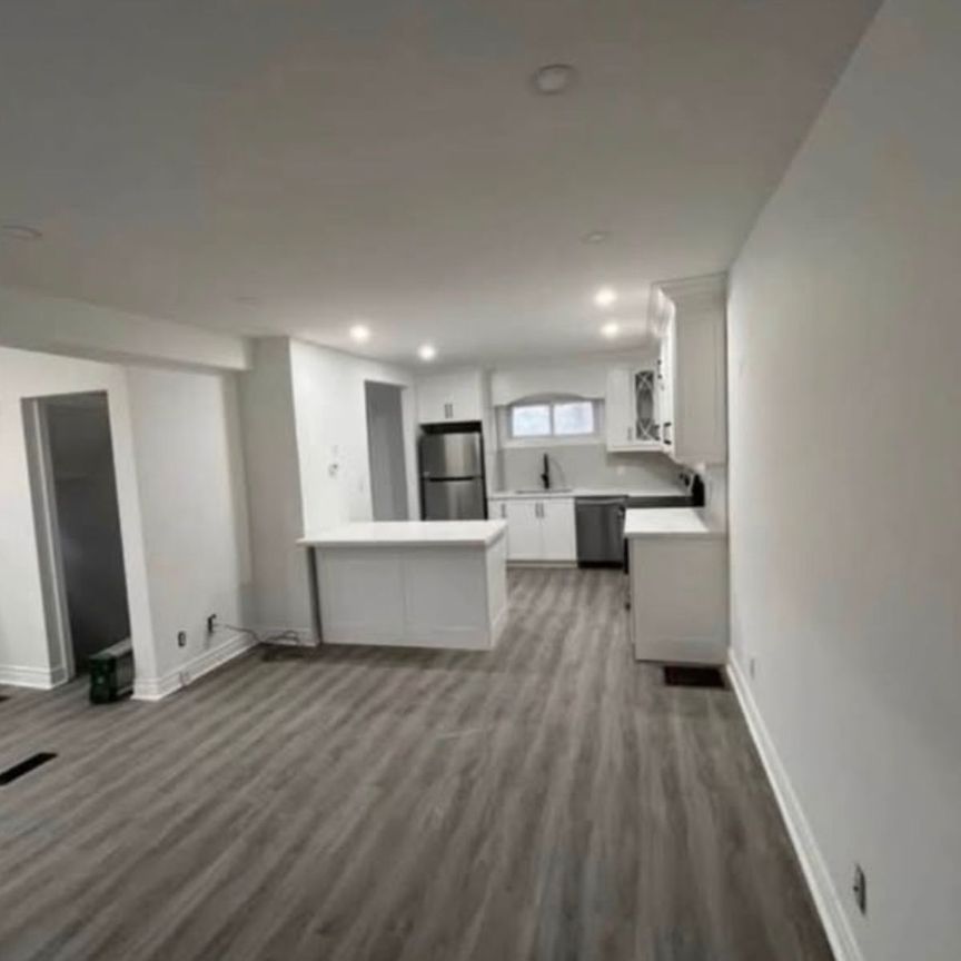 For Lease - 5051 huron Street, Niagara Falls, Ontario - Photo 1