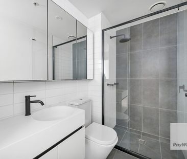Stylish Apartment Living with Stunning Views - Photo 5