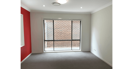 A Perfect Family Home in a Prestigious Estate - Photo 2