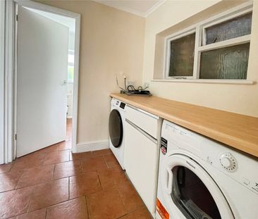 Queens Road, Egham, Surrey, TW20 9RT - Photo 5