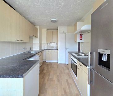 3 bedroom apartment to rent - Photo 5