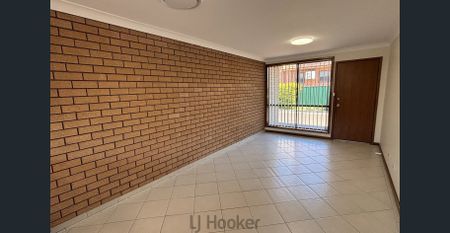 WELL PRESENTED TOWNHOUSE - Photo 4