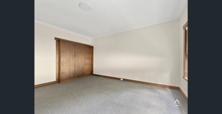 Spacious Family Home with Stunning River & Mountain Views - Photo 3