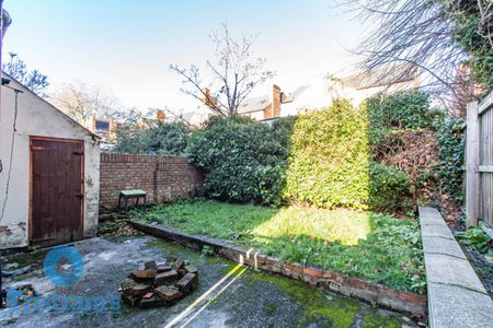 4 bed Semi-Detached House for Rent - Photo 3