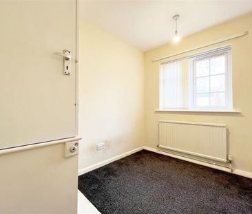 3 bedroom Town house to rent - Photo 5