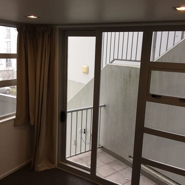 Great one bedroom apartment in the city - Photo 1