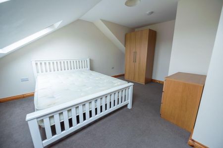 5 bedroom terraced house to rent - Photo 4