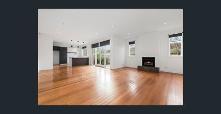 3 Bed 2 bath Family home awaits with Style and Location - Photo 5