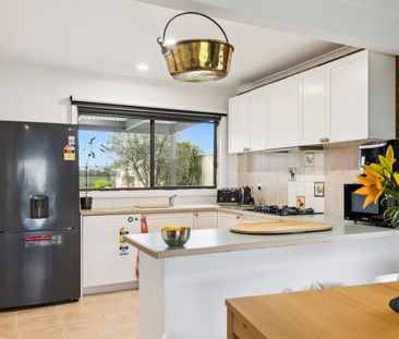 Fully Furnished - Photo 2