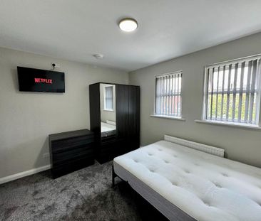 1 bedroom in a house share to rent - Photo 3