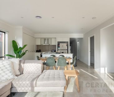 Stylish Fully Furnished Co-Living Rooms with Private Bathrooms – Al... - Photo 1