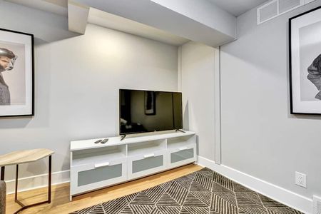 213 Melrose Avenue - Photo 3