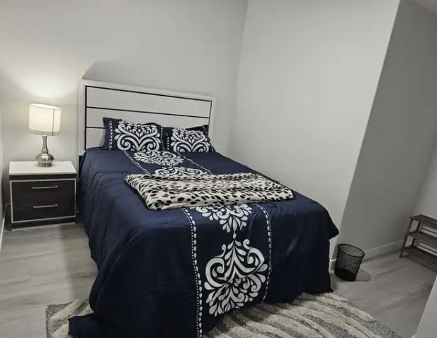 Cozy 2 Bedroom fully furnished suite & Utilities inclusive. | Edmonton - Photo 1