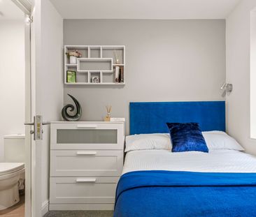 High quality house share - with separate WFH Office - in the Leisur... - Photo 4