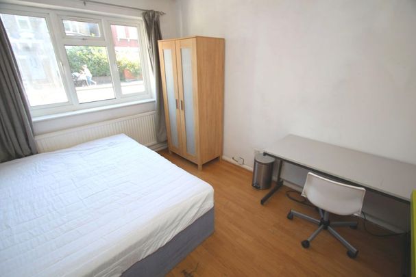STUDENT 6 Bedroom House – Kingston (Hawks Road, KT1) - Photo 1