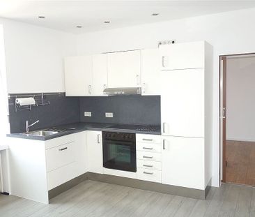 Helle 3-Zimmer-Altbauwohnung mit hoher Deckenhöhe in zentraler Lage... - Photo 6