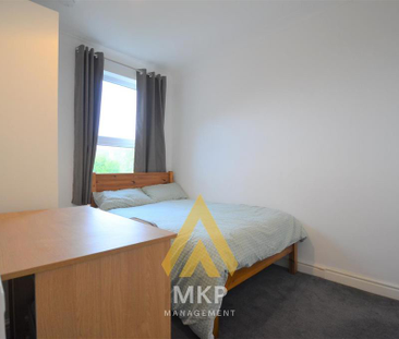 4 bedroom terraced house to rent - Photo 6