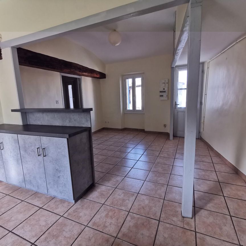 Sur la commune de NYONS (26) un T3 de 52 m² au 1er étage. - Photo 1