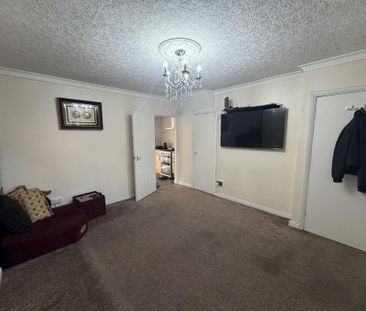 3 bedroom property to rent - Photo 2
