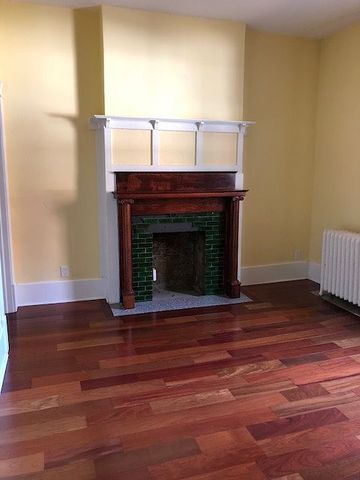 Charming One-Bedroom in Heritage Building – Available October 1, 2025 - Photo 5