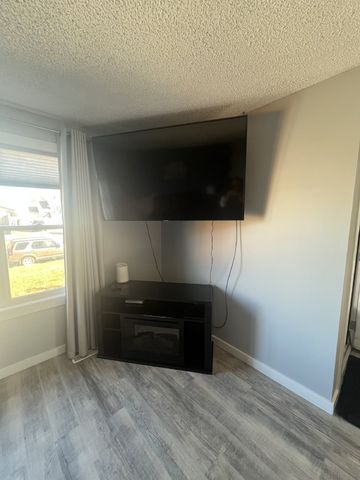 ROGERS RESIDENCE - 10708 - Photo 2