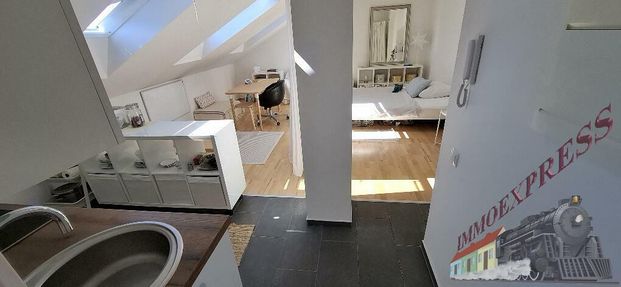 Wunderschöne Dachwohnung mit Klimaanlage in der Märzstraße Nähe S-Bahn - Einzug 1.12.25 unbefristeter Mietvertrag! Kein Lift im Haus!!! - Photo 1