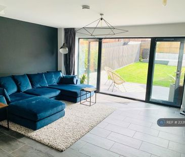 3 bedroom semi-detached house to rent - Photo 1