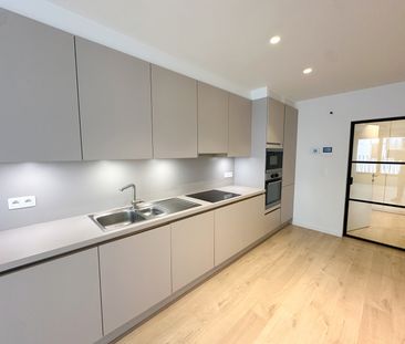 modern energiezuinig, 1-slaapkamerappartement in hartje Kortrijk - Foto 1
