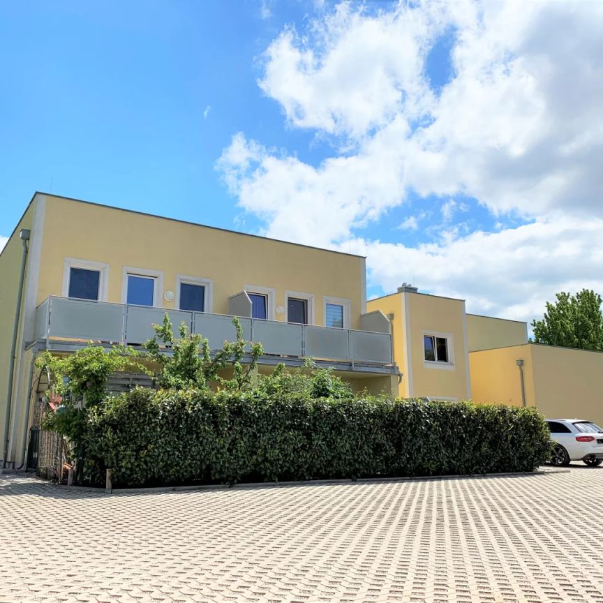 SPORTPLATZGASSE | Schöne 2 Zimmer Gartenwohnung mit Loggia | Eggendorf - ab sofort - Photo 1