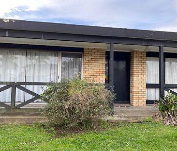 Farm Cove 4 bedroom house. - Photo 2