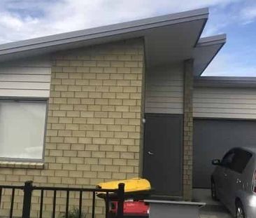 Sunny warm 2 bedroom townhouse available to rent. - Photo 5