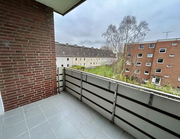 Charmante 3-Zimmer Wohnung mit Balkon in Fedderwardergroden zu vermieten! - Photo 1