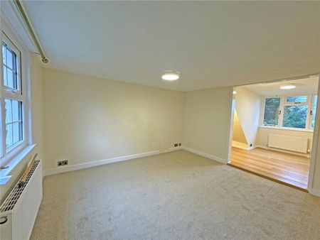 4 bedroom detached house to rent - Photo 2