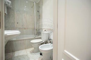 Rent Apartment 2 bedrooms Santa Maria Maior Lisboa - furnished, terrace, garden - Photo 2
