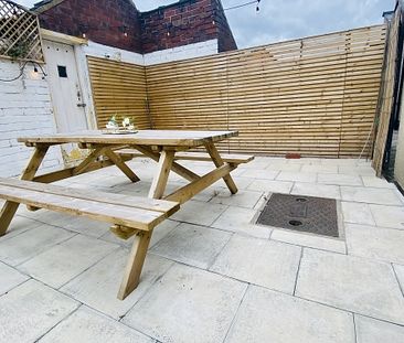 5 double Bedroom student house in a fantastic location - Photo 5