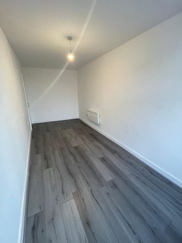 1 bed Apartment - To Let - Photo 3