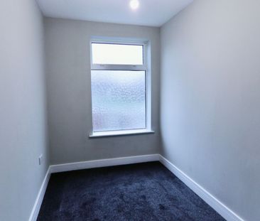 Newly Refurbished 3-Bedroom End Terrace in Popular Royston Location - Photo 3