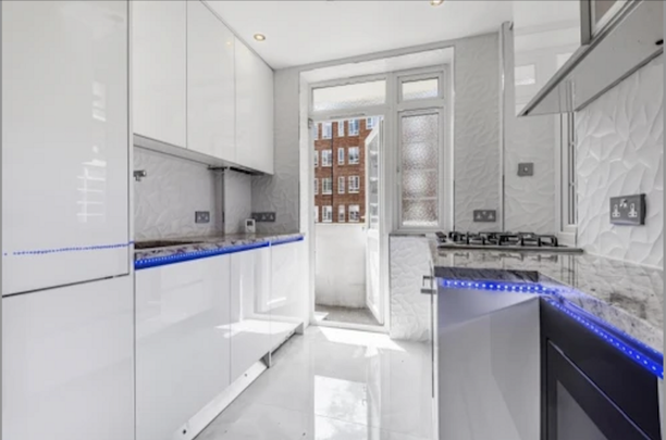 2 bedroom flat to rent - Photo 1