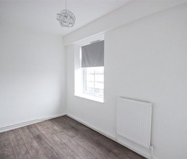 3 bedroom apartment to rent - Photo 3