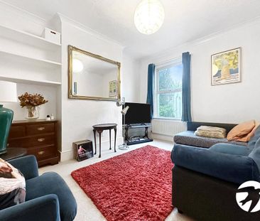 2 bedroom maisonette to rent - Photo 2