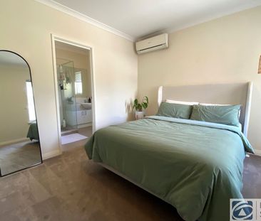 MODERN MIDDLE VILLA - Photo 5