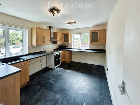 2 bedroom apartment to rent Unwin Road, Cheltenham, GL51 - Photo 2