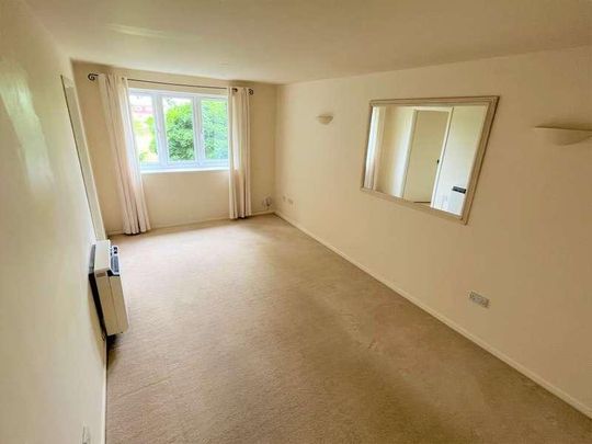 Windsor, Berkshire, SL4 - Photo 1