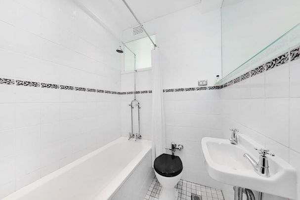 Spacious & Light-Filled 1-Bedroom Apartment - Offered Furnished - Photo 1