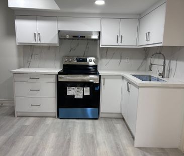 For Lease - 39 Waterton Crescent, Richmond Hill, Ontario - Photo 2