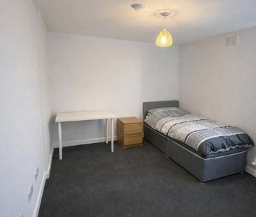 4 bedroom terraced house to rent - Photo 4