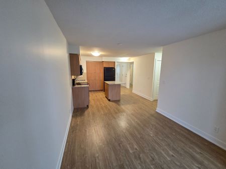 For Lease - 330 Burnhamthorpe Road Unit# 710, Mississauga, Ontario - Photo 2