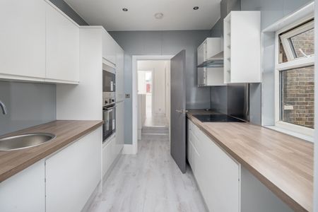 2 Bed Flat, Oulton Road, N15 - Photo 4